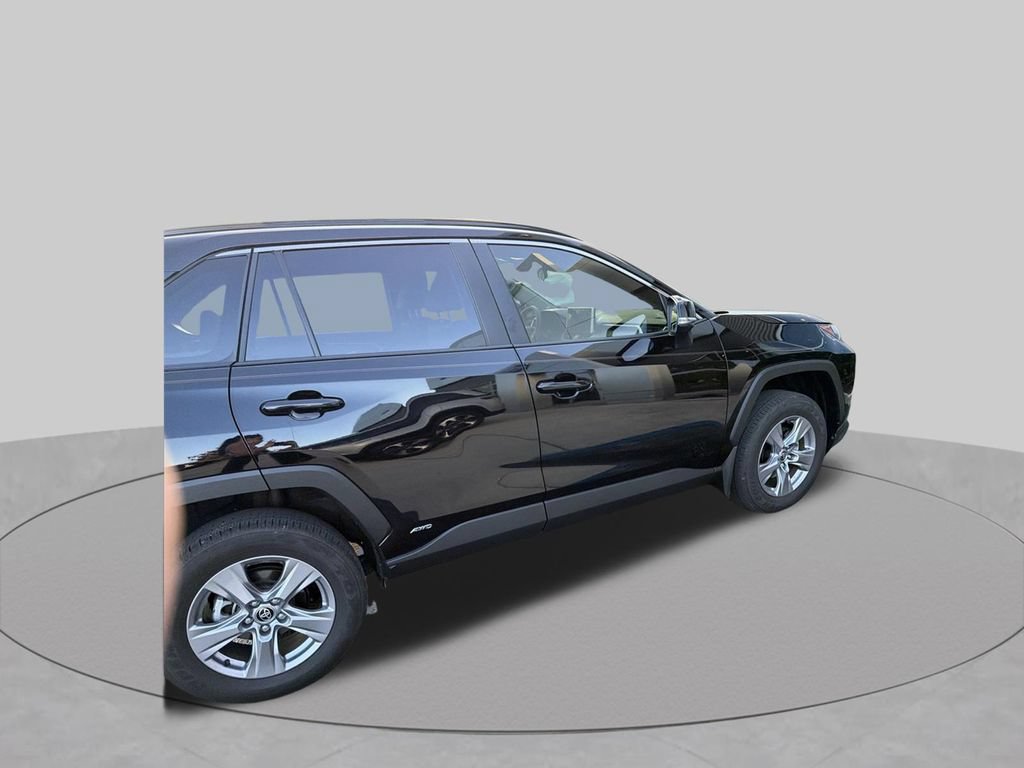 Used 2025 Toyota RAV4 XLE AWD/4WD image 17