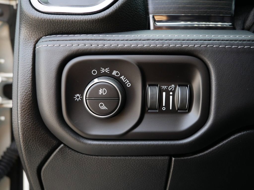 Used 2022 RAM 2500 Limited image 17