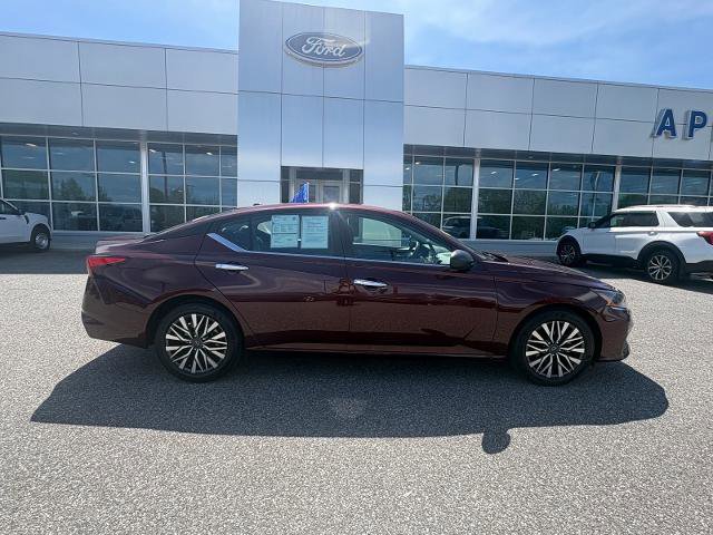 Used 2025 Nissan Altima 2.5 SV FWD image 6