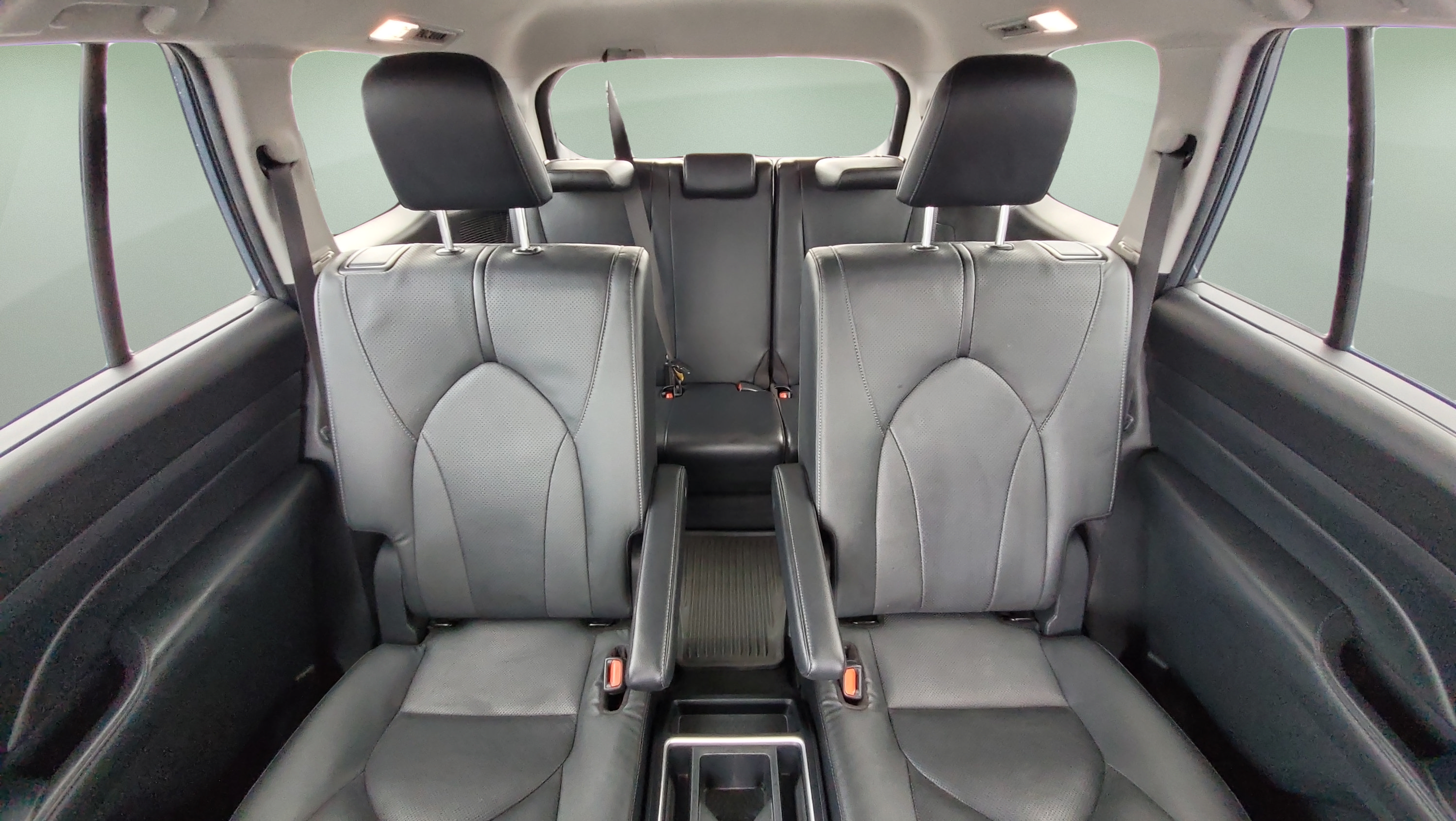 Used 2024 Toyota Grand Highlander AWD image 19