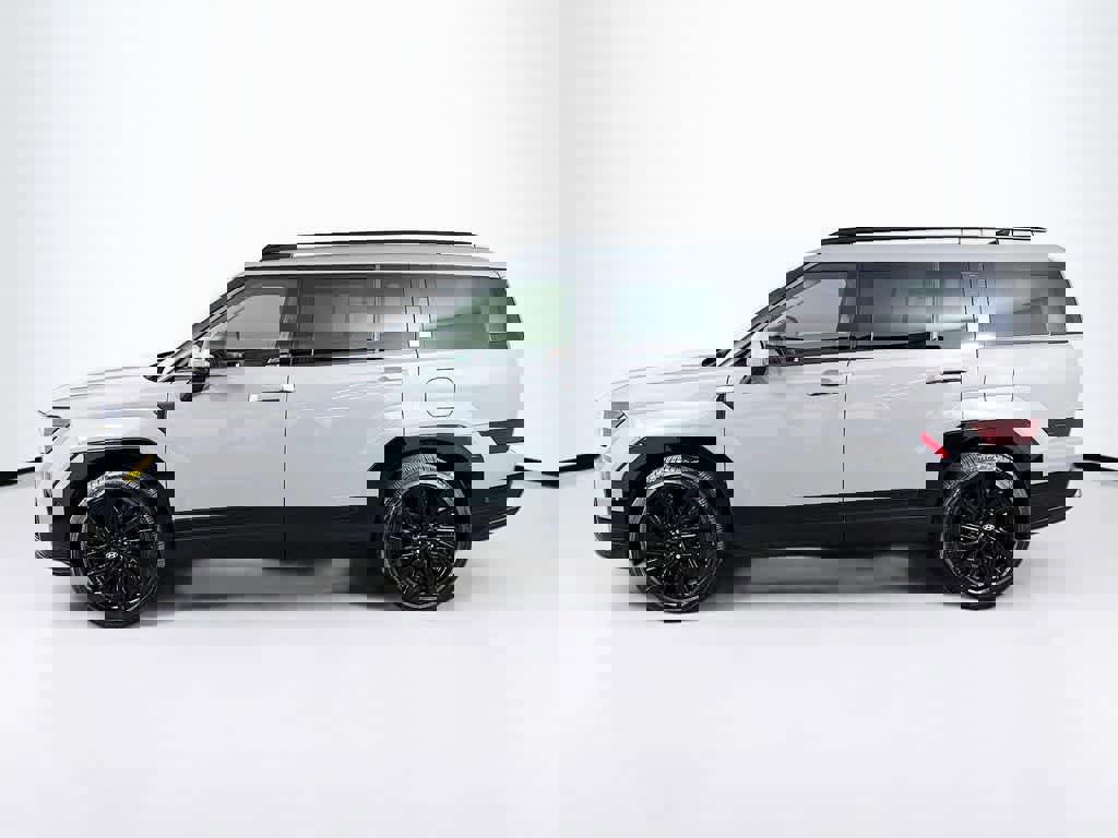 Used 2025 Hyundai Santa Fe Calligraphy image 2