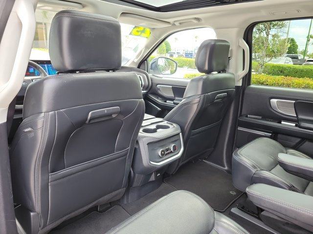 Certified 2025 Ford Expedition Platinum image 12