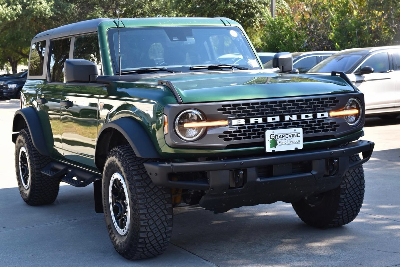 Certified 2023 Ford Bronco Badlands w/ Sasquatch Package AWD/4WD image 4