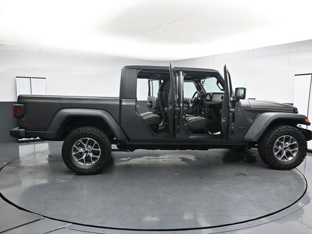 Used 2024 Jeep Gladiator Sport AWD/4WD image 37