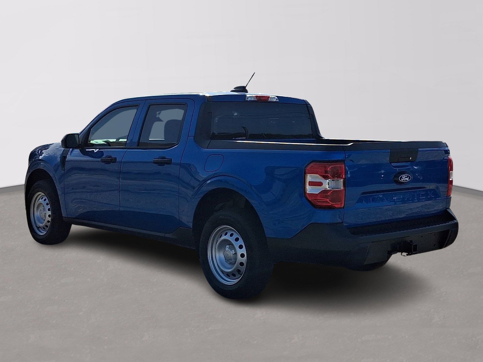 Certified 2025 Ford Maverick XL w/ Equipment Group 102A AWD/4WD image 4