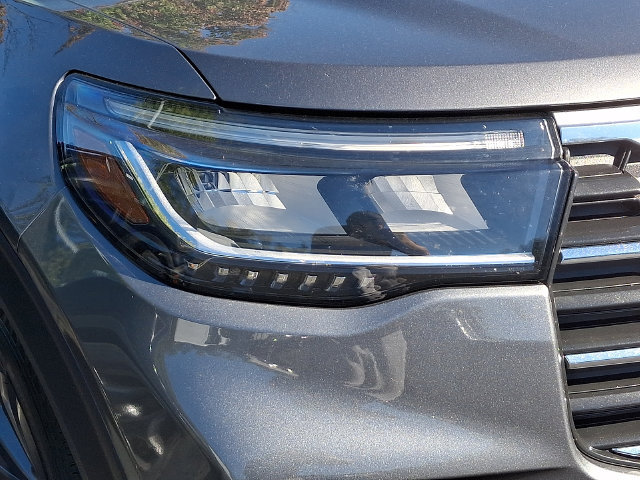 Certified 2025 Ford Explorer Active w/ Active Comfort Package AWD/4WD image 6