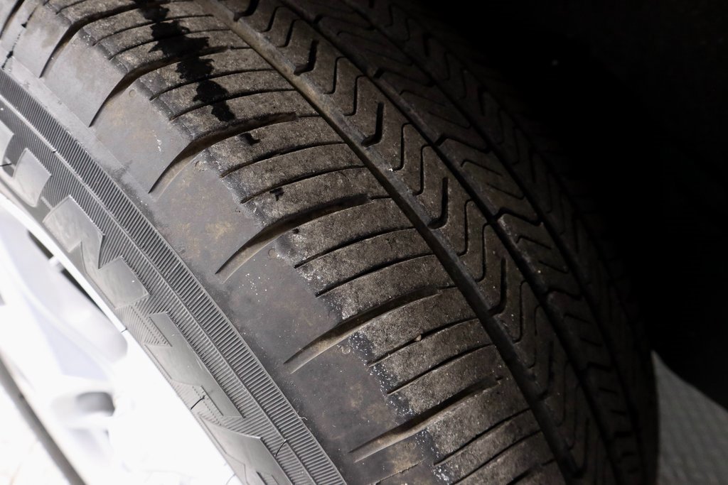 Used 2023 Toyota Highlander LE image 19