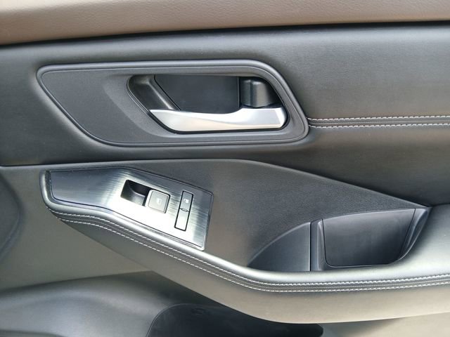 Used 2023 Nissan Rogue SL AWD/4WD image 49