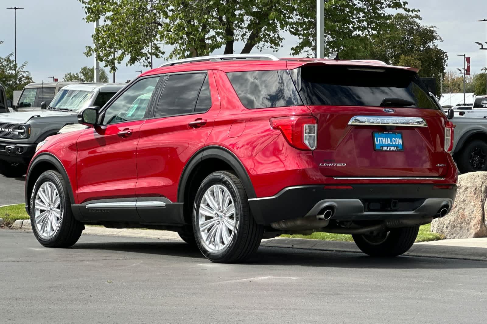 Certified 2022 Ford Explorer Limited w/ Equipment Group 301A AWD/4WD image 6