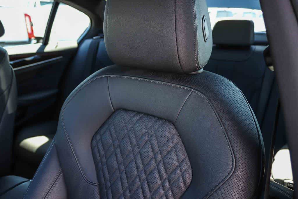 Used 2023 BMW 530e w/ Premium Package RWD image 28