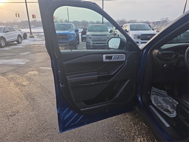 Certified 2023 Ford Explorer ST-Line image 18