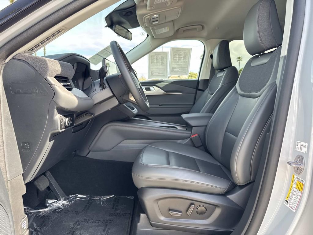 Certified 2025 Ford Explorer Active w/ Active Comfort Package image 20