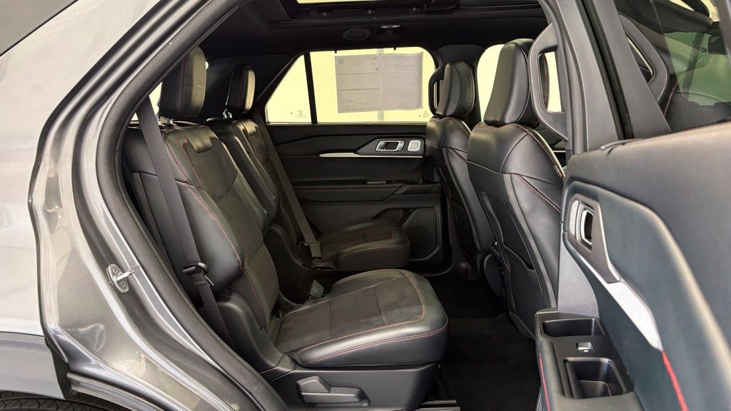 Certified 2025 Ford Explorer ST AWD/4WD image 28