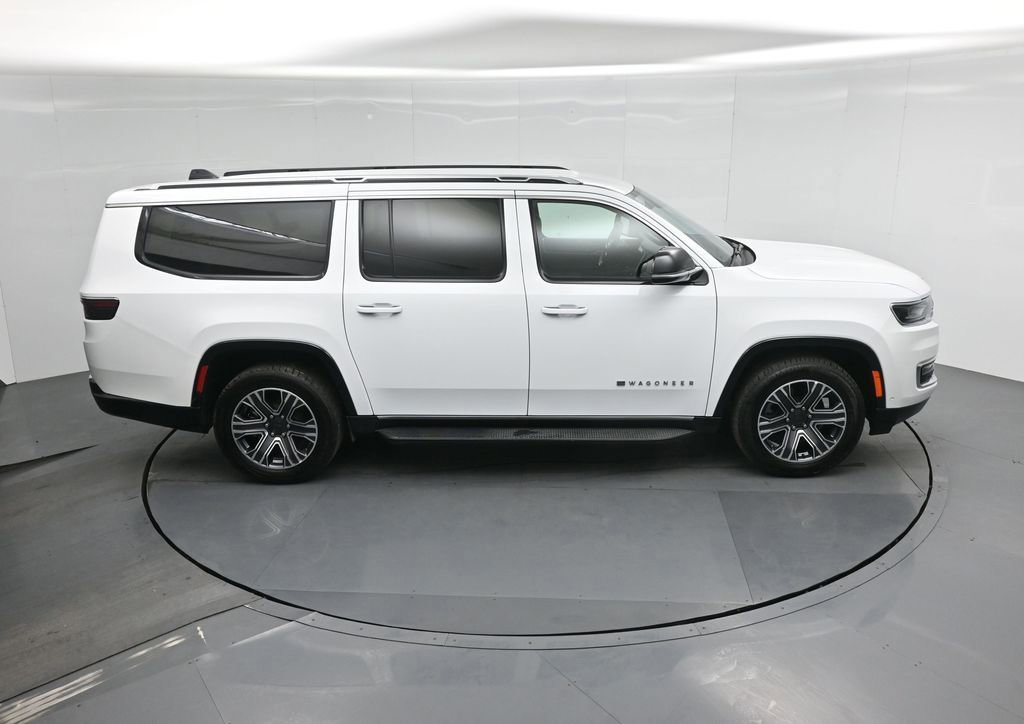 Used 2024 Jeep Wagoneer L Series II image 9