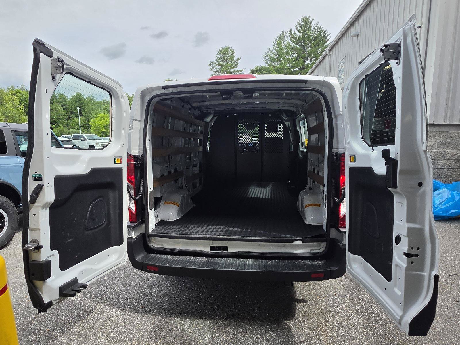 Certified 2025 Ford Transit 250 Low Roof w/ Exterior Upgrade Package RWD image 17