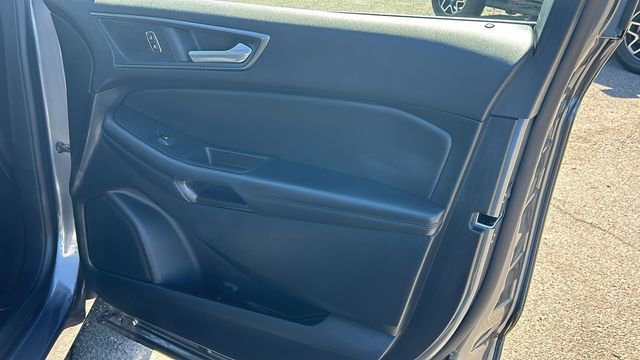 Certified 2022 Ford Edge SE w/ Black Appearance Package image 10
