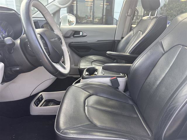 Used 2019 Chrysler Pacifica Limited FWD image 4