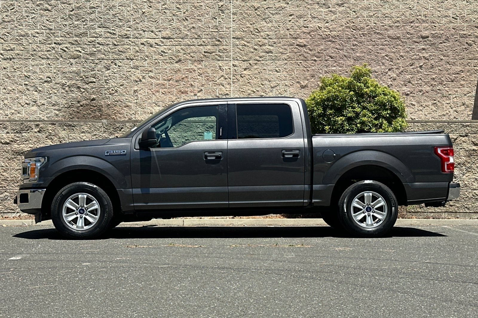 Certified 2018 Ford F150 XLT RWD image 7