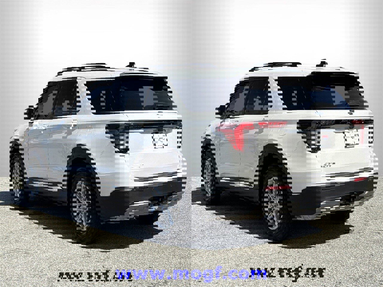 Certified 2025 Ford Explorer Active w/ Active Comfort Package image 5