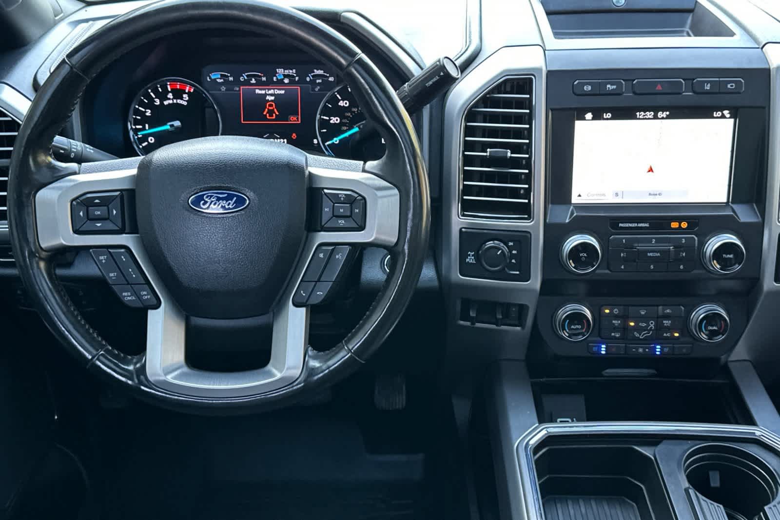 Certified 2019 Ford F350 Platinum w/ Platinum Ultimate Package AWD/4WD image 14