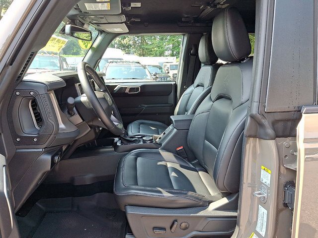 Certified 2025 Ford Bronco Outer Banks w/ Sasquatch Package AWD/4WD image 11