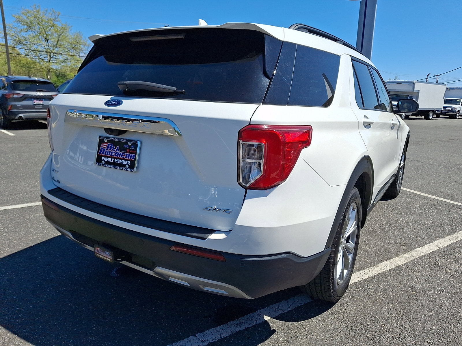 Certified 2023 Ford Explorer XLT w/ Equipment Group 202A AWD/4WD image 10
