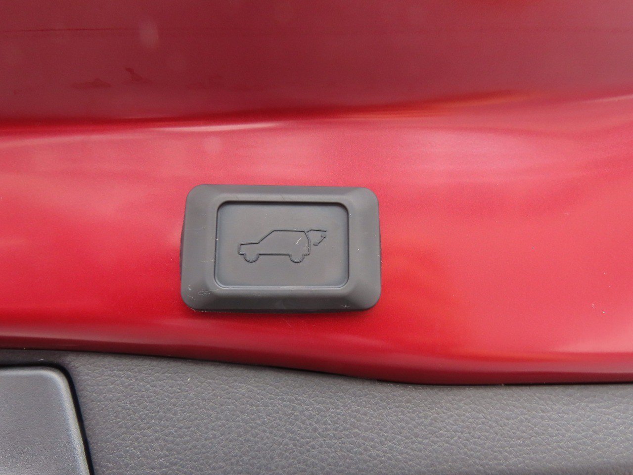 Used 2025 Toyota RAV4 Limited AWD/4WD image 15
