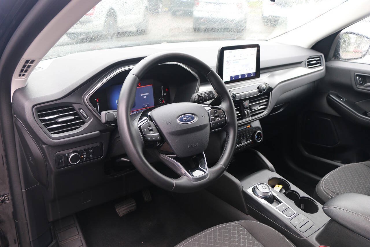Certified 2024 Ford Escape Active AWD/4WD image 30