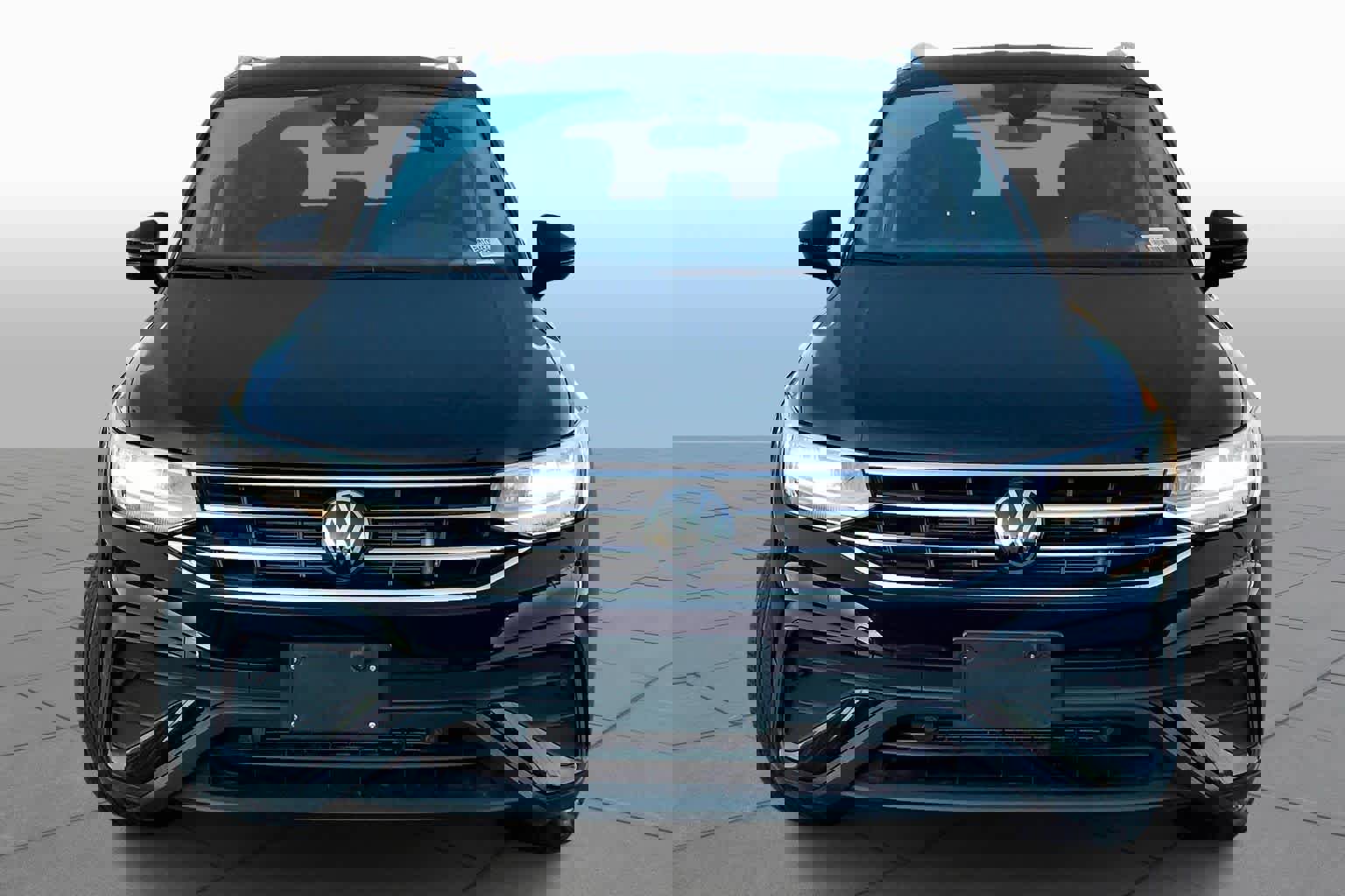 Used 2024 Volkswagen Tiguan SE image 6