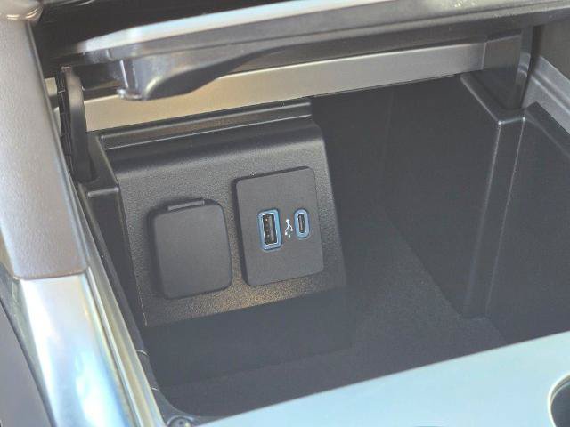 Certified 2023 Ford Explorer Platinum w/ Technology Package AWD/4WD image 33