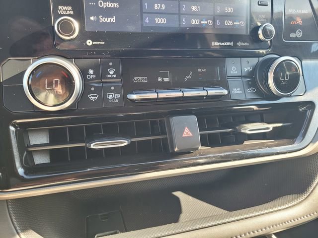 Used 2022 Toyota Highlander LE image 23