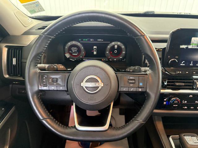 Used 2022 Nissan Pathfinder Platinum w/ Cargo Package FWD image 17