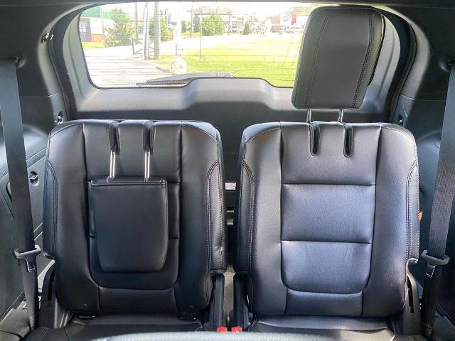 Certified 2018 Ford Explorer XLT w/ Equipment Group 202A FWD image 29