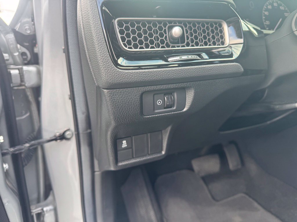 Used 2025 Honda Civic LX image 4