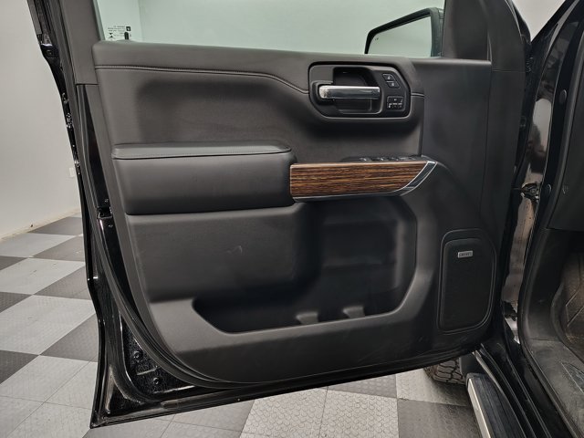 Used 2019 Chevrolet Silverado 1500 High Country w/ Technology Package AWD/4WD image 10