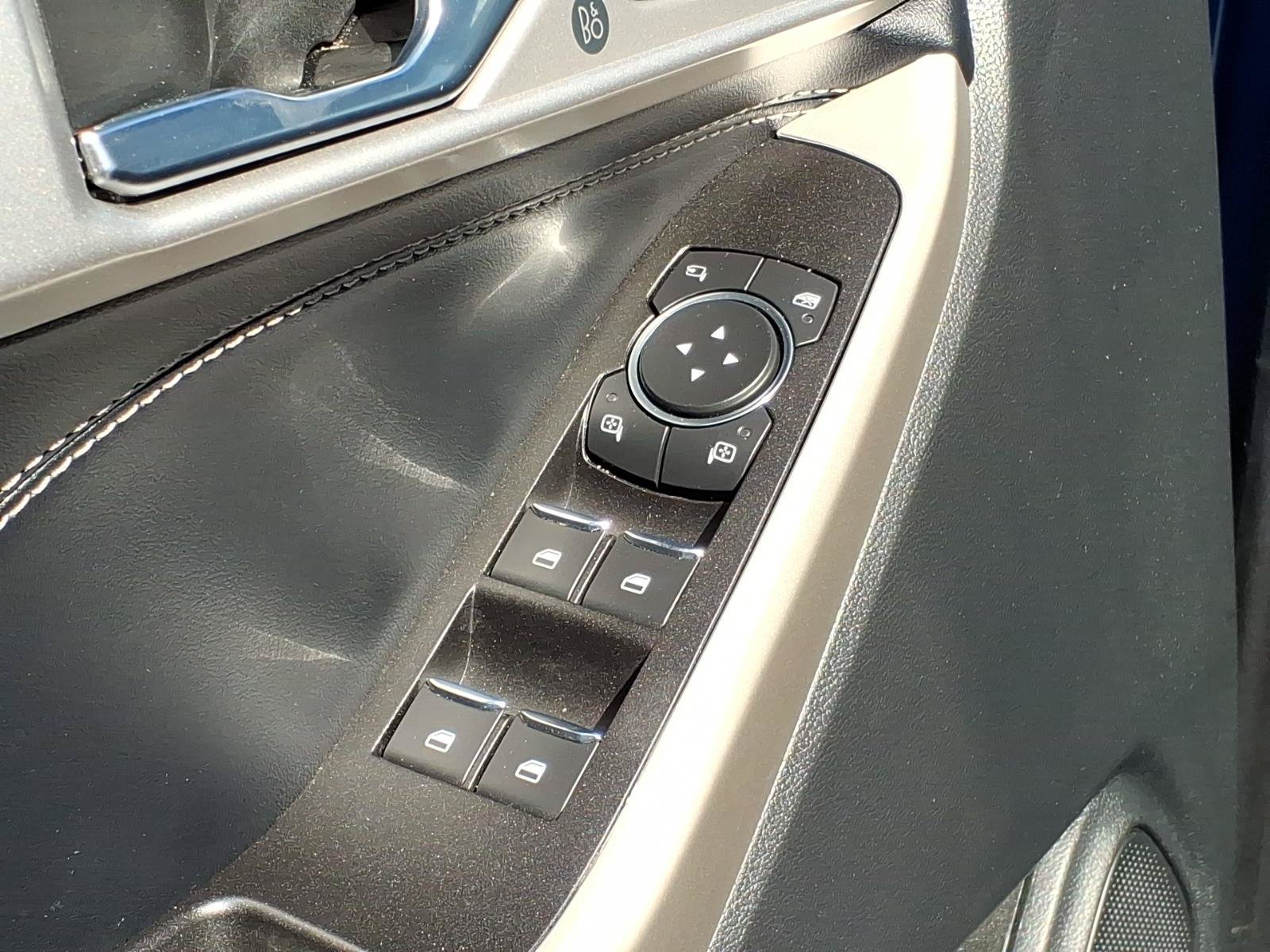 Certified 2022 Ford Explorer Limited AWD/4WD image 9
