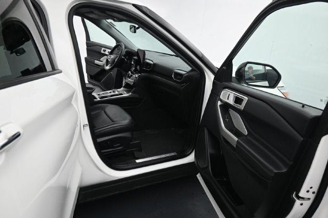 Certified 2023 Ford Explorer Limited w/ Limited Technology Package AWD/4WD image 14
