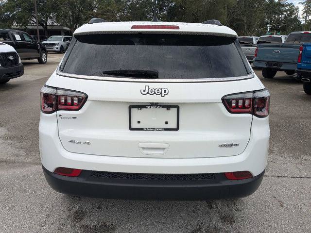 Used 2025 Jeep Compass Latitude AWD/4WD image 5