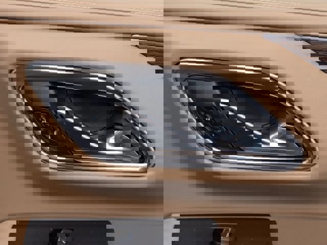 Used 2021 Chevrolet Tahoe Premier w/ Premium Package image 38