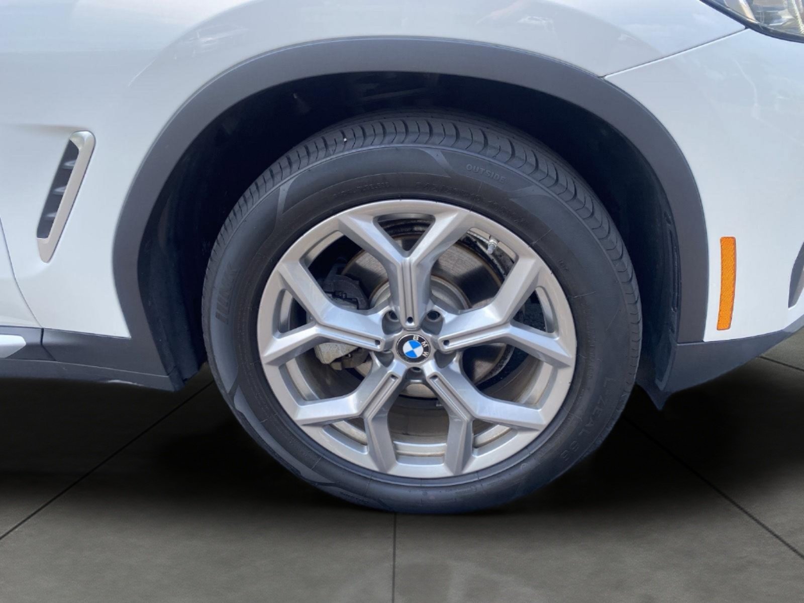 Used 2023 BMW X3 xDrive30i AWD/4WD image 5