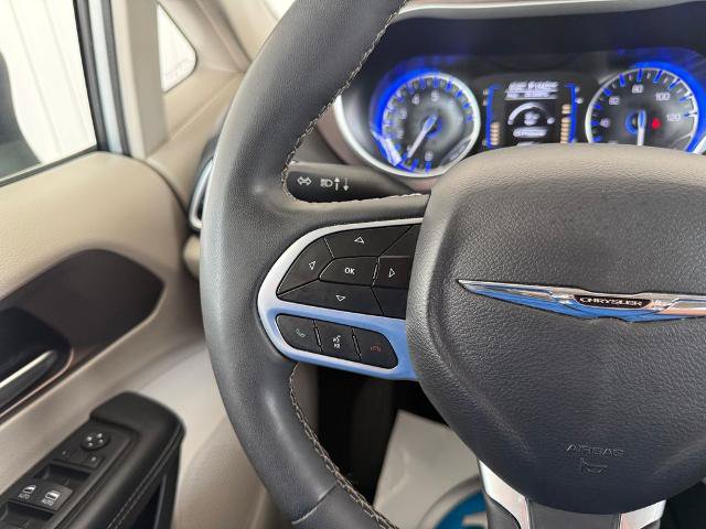 Used 2023 Chrysler Voyager LX FWD image 13