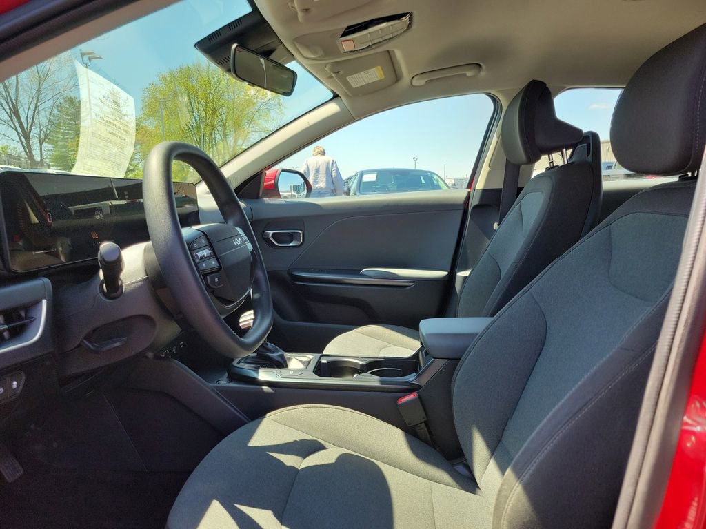 Used 2025 Kia K4 FWD image 18