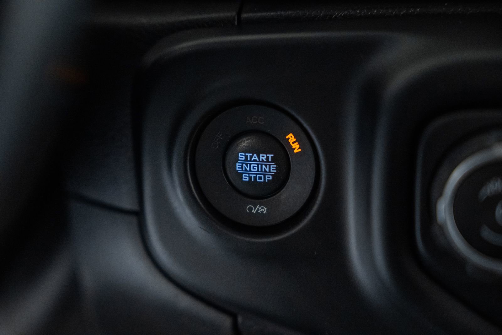 Used 2018 Jeep Wrangler Unlimited Sahara image 31