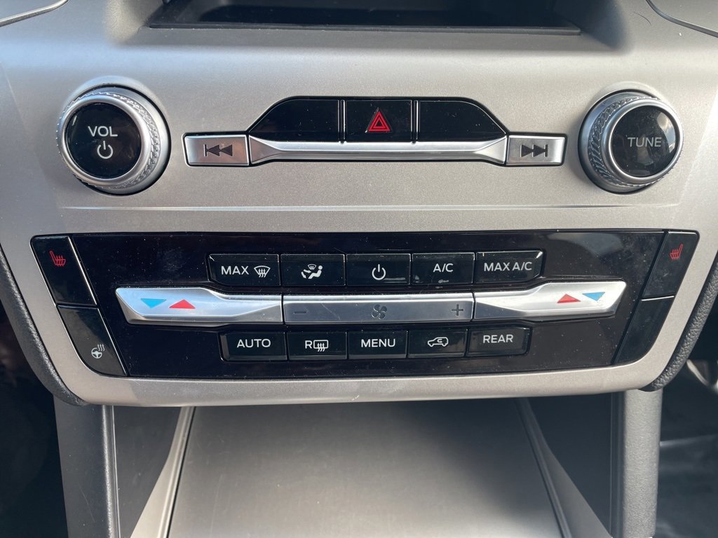 Certified 2022 Ford Explorer XLT w/ Equipment Group 202A image 18