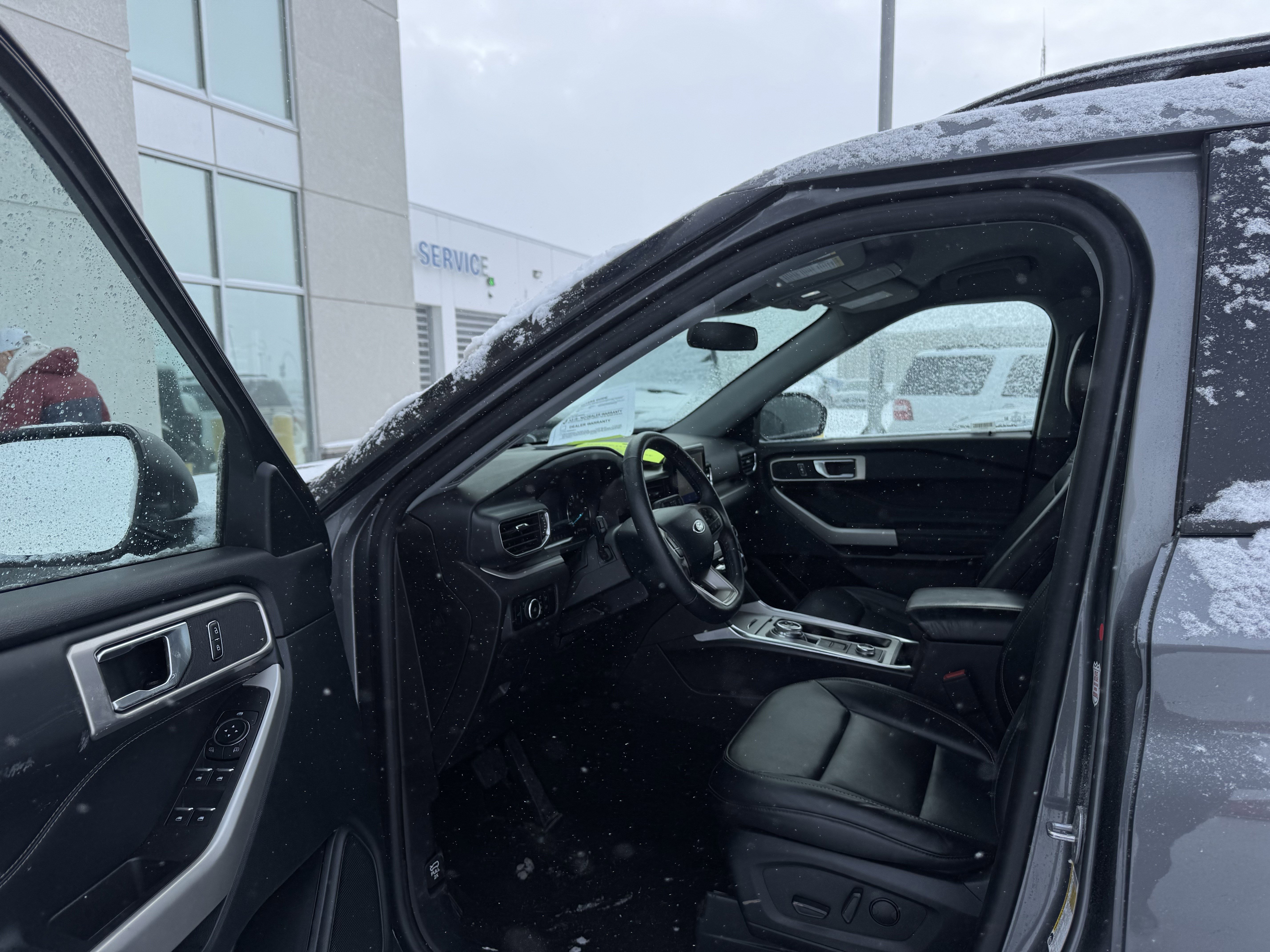 Certified 2024 Ford Explorer XLT w/ Equipment Group 202A image 5