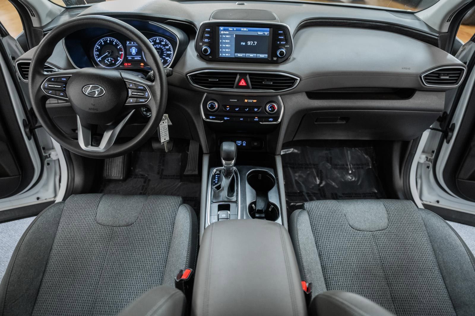 Used 2020 Hyundai Santa Fe SE image 24