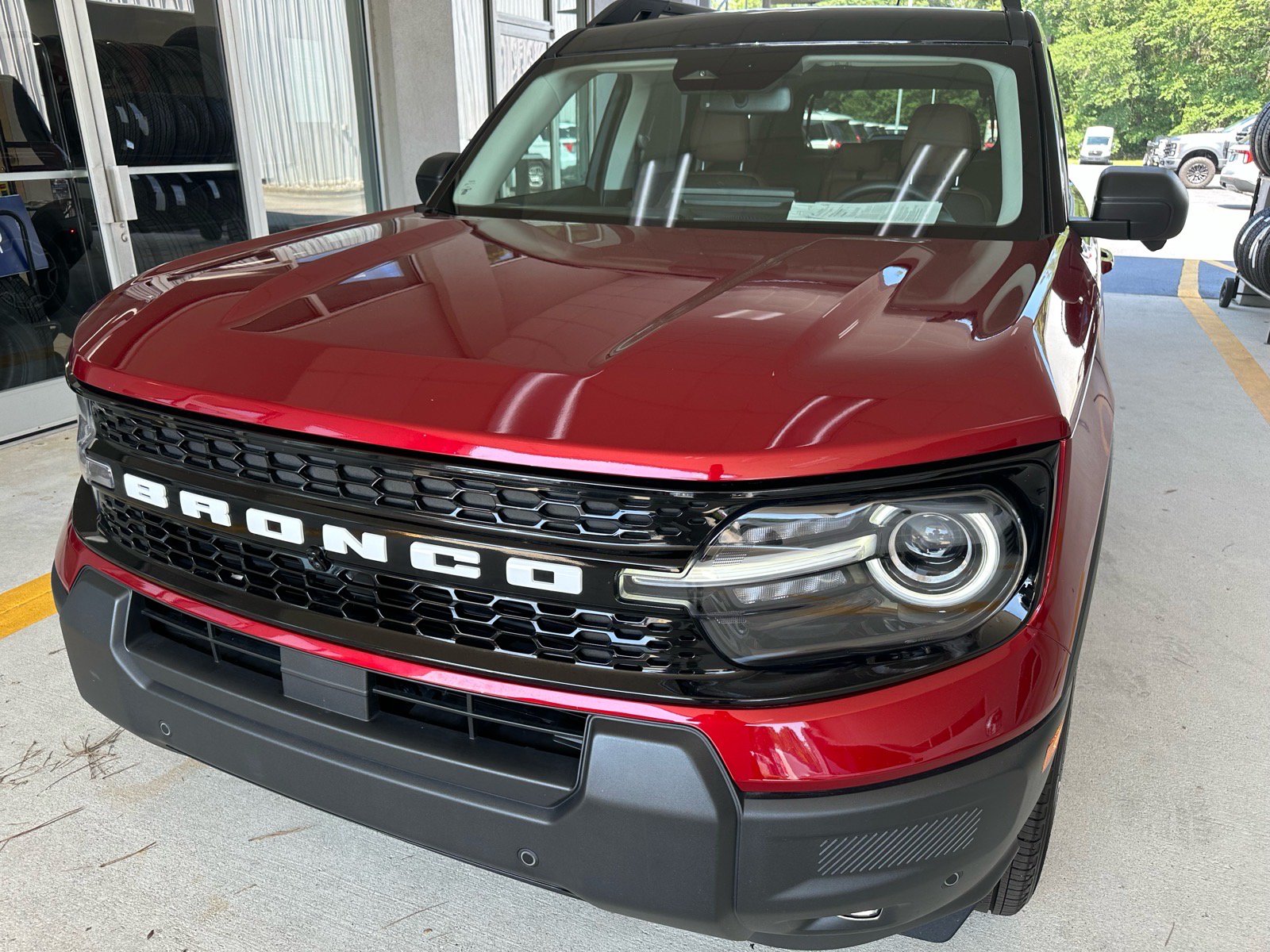 Certified 2025 Ford Bronco Sport Outer Banks w/ Outer Banks Tech Package+ AWD/4WD image 1