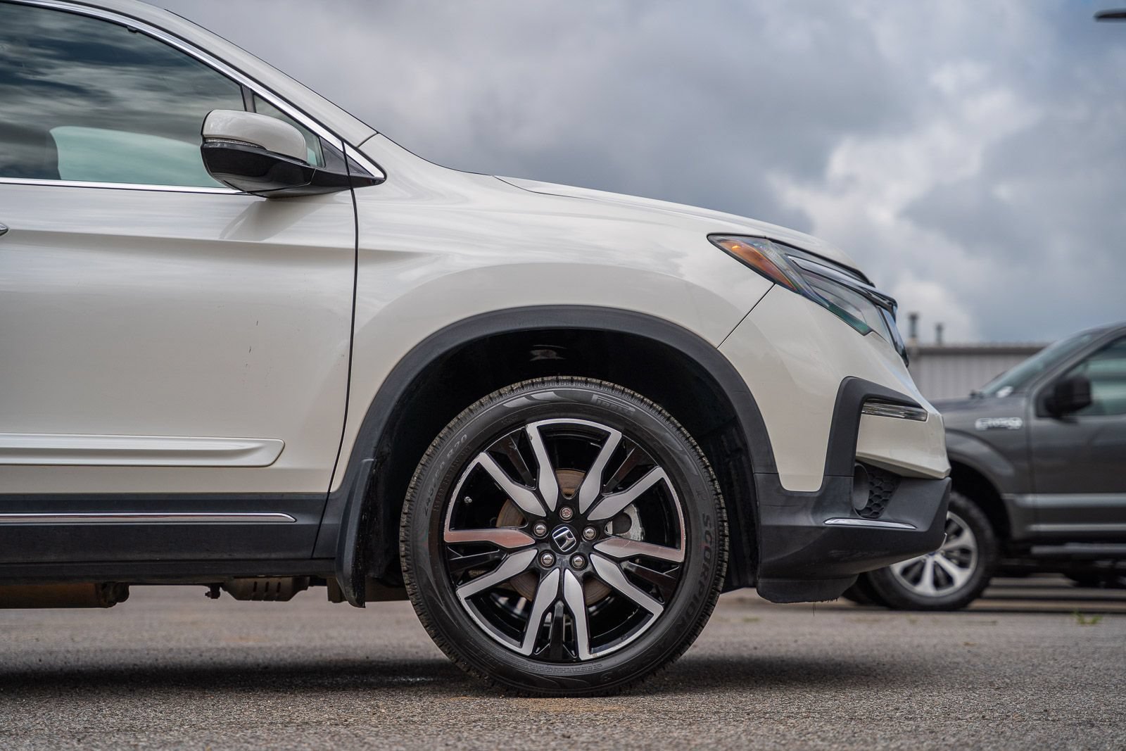 Used 2019 Honda Pilot Touring image 9