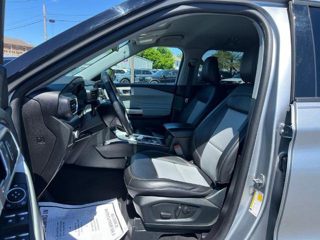 Certified 2023 Ford Explorer XLT w/ Equipment Group 202A AWD/4WD image 9