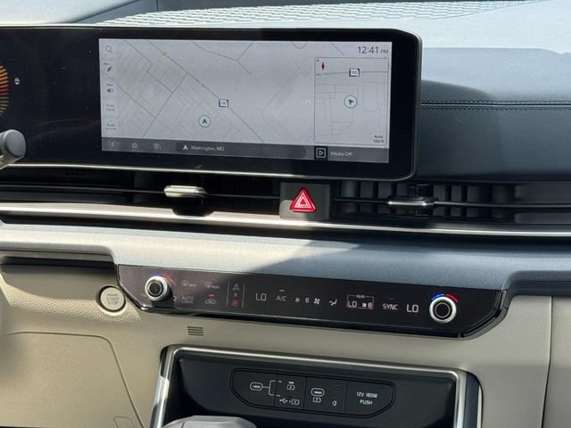 Used 2025 Kia Carnival EX FWD image 14